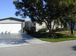 10920 Lake Loop Rd, N Ft Myers, FL 33903