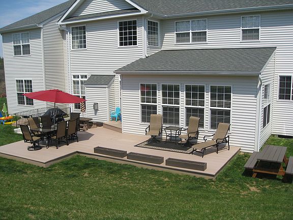 Great back yard and entertaining area!