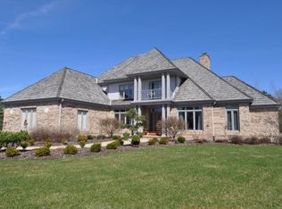 10430 N Pine Ridge Cir, Mequon, WI 53092
