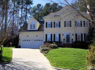 102 Earnscliff Ct, Cary, NC 27519