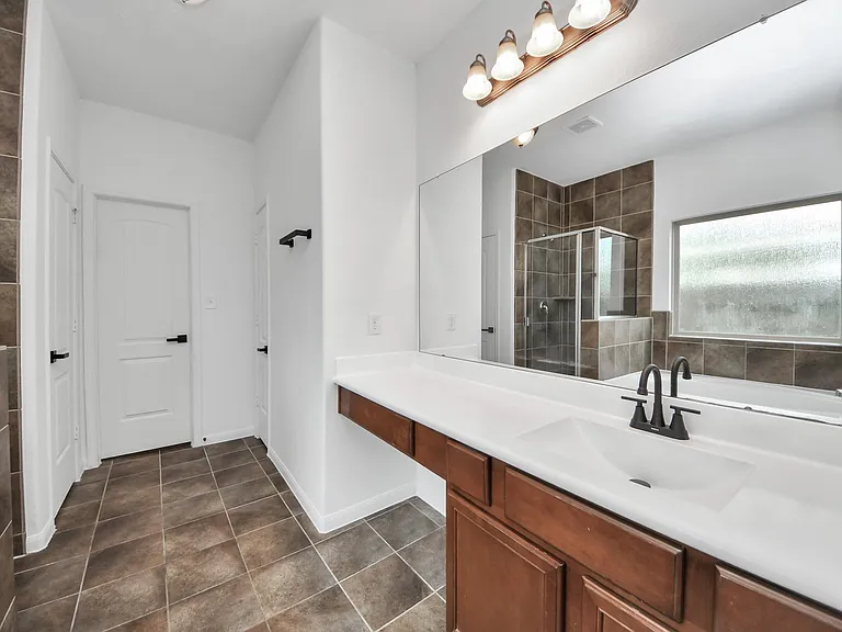 10606 Sun River Falls Dr — Photo 24