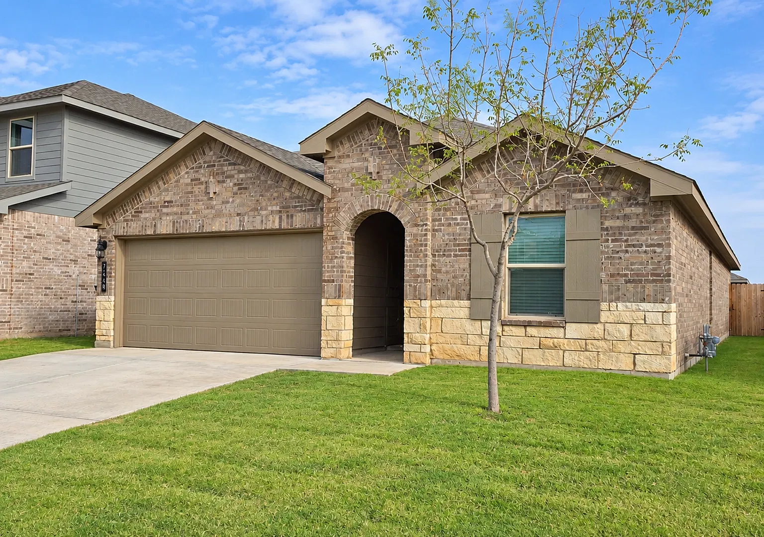 For Lease - Georgeous 4/2.5/2 In Terra Vista — Photo 2