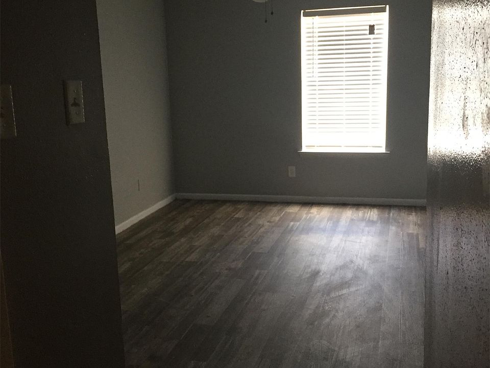 1st image of 9511 Contessa Dr APT 9
