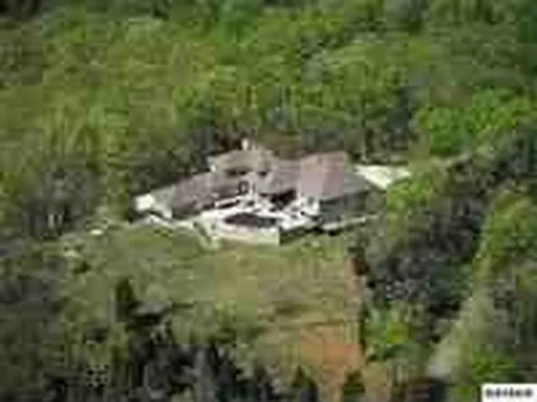 389 Roy Hays Dr, Kodak, TN 37764