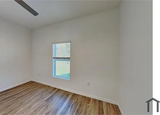 20241 Lorette Ave — Photo 11