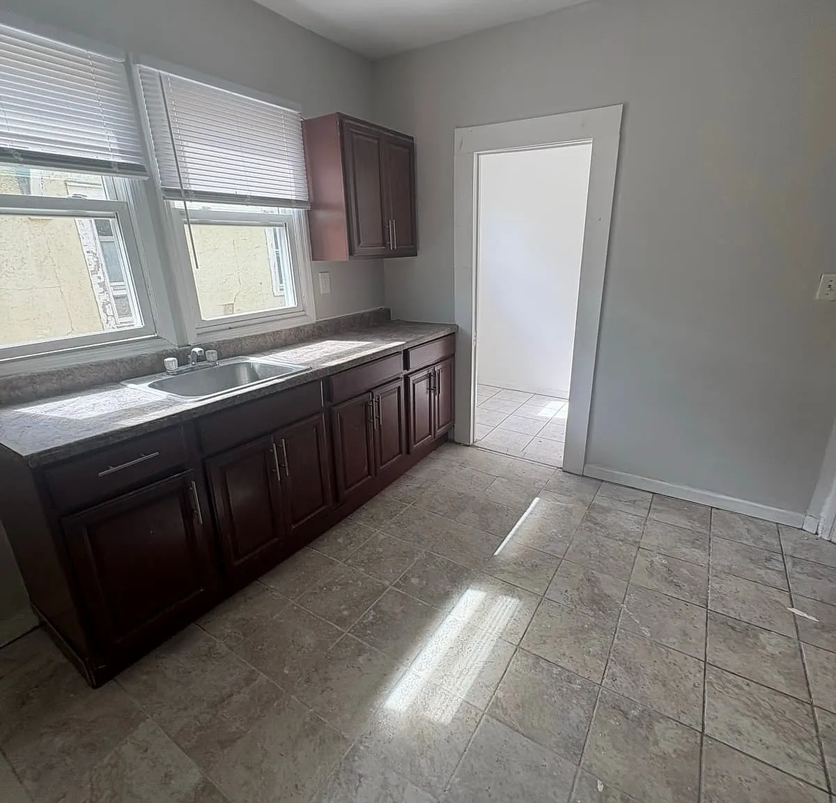 58 Clinton Pl — Photo 2