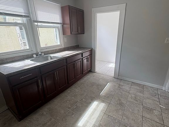 2nd image of 60 Clinton Pl #2