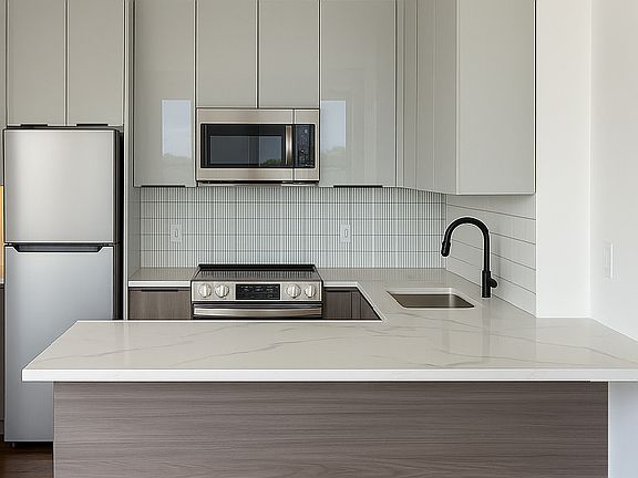 3rd image of 7-15 School St #2