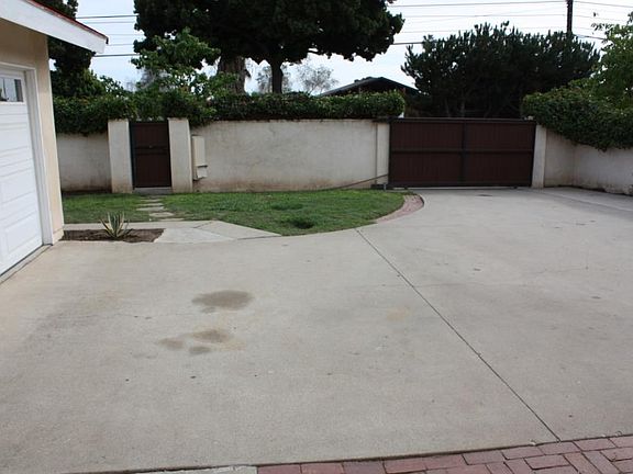3rd image of 5082 San Gonzalo Ave