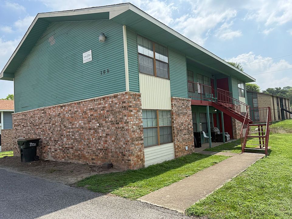 2nd image of 106 Lady Bird Ln APT A