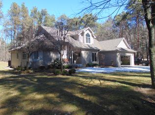 9217 Townley Rd, Fenton, MI 48430