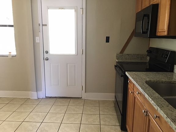 5th image of 10315 Elmhurst Dr