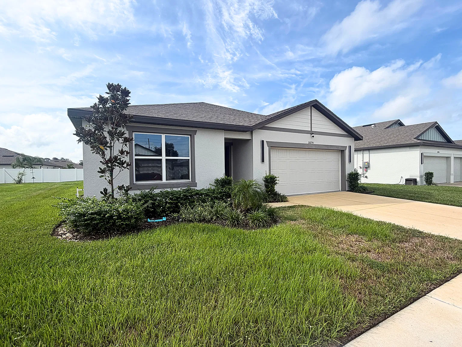 4 bed, 1828 sqft, $2,100 — Photo 2