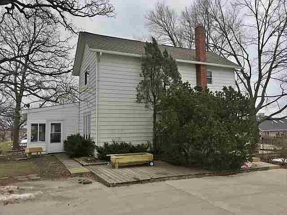 2nd image of 2853 120th St NE