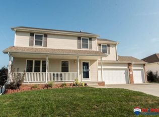 8110 Mackenzie Rd, Lincoln, NE 68505