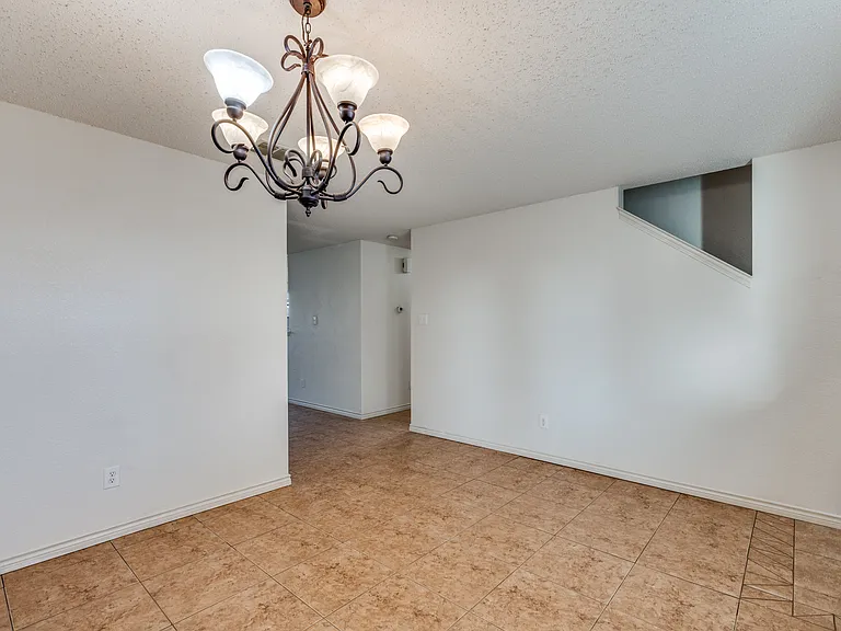 8402 Olivia Meadow Dr — Photo 5