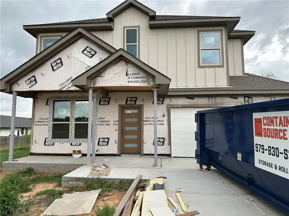 2561 Dove Crossing Ln, Navasota, TX 77868