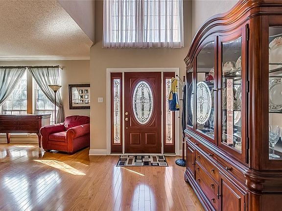 3rd image of 2217 New Mill Ln