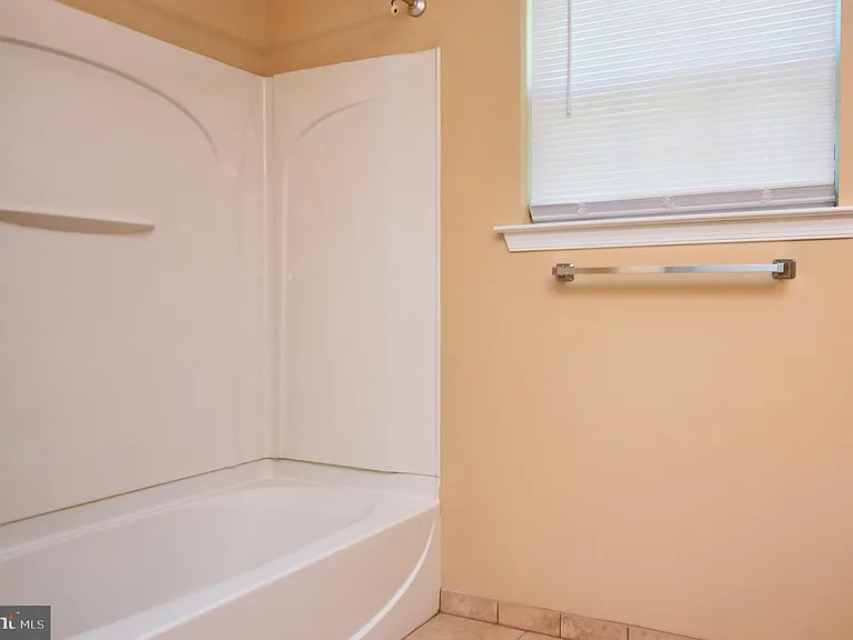 342 Nicholas Dr — Photo 22