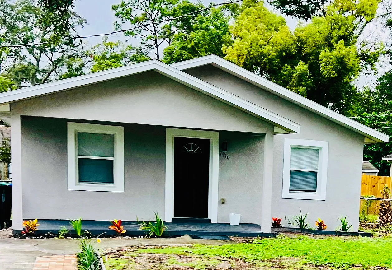 7910 Rose Ave — Photo 1
