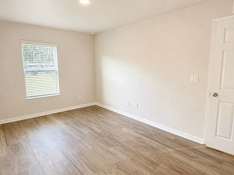 361 Greenbriar Blvd — Photo 17
