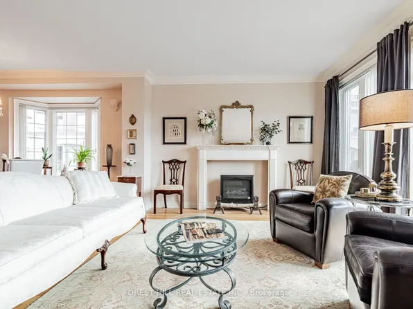 2 Clairtrell Rd #Townhouse A, Toronto, ON M2N 7H5