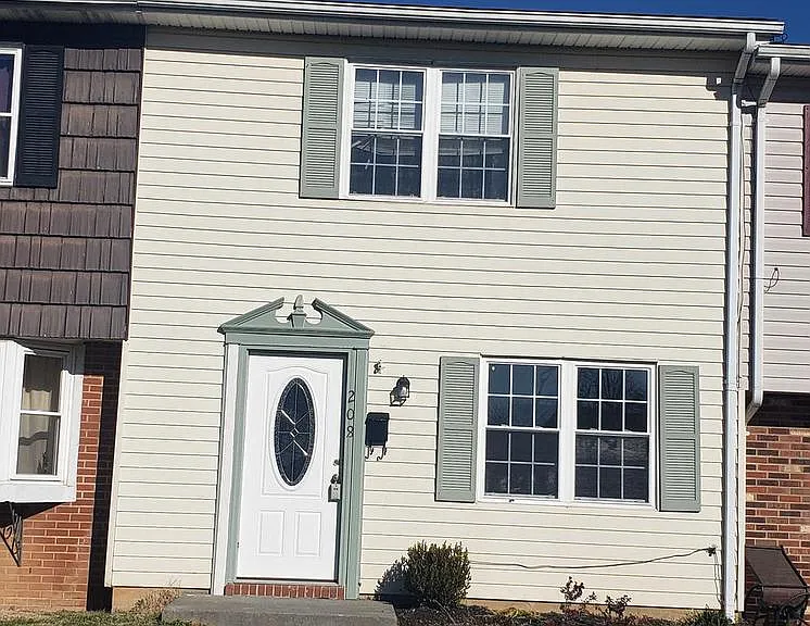 208 Moore Dr — Photo 1