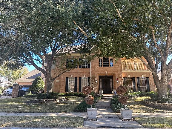2nd image of 3906 Crown Ridge Ct