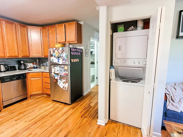 847-57 N. Oakley Blvd./2255 W. Iowa St. — Photo 4