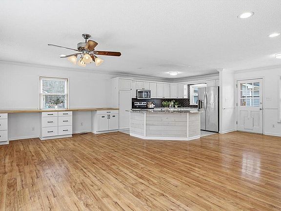 5th image of 711 Valetta Rd