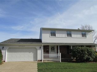 6199 Meadview Dr, Seven Hills, OH 44131