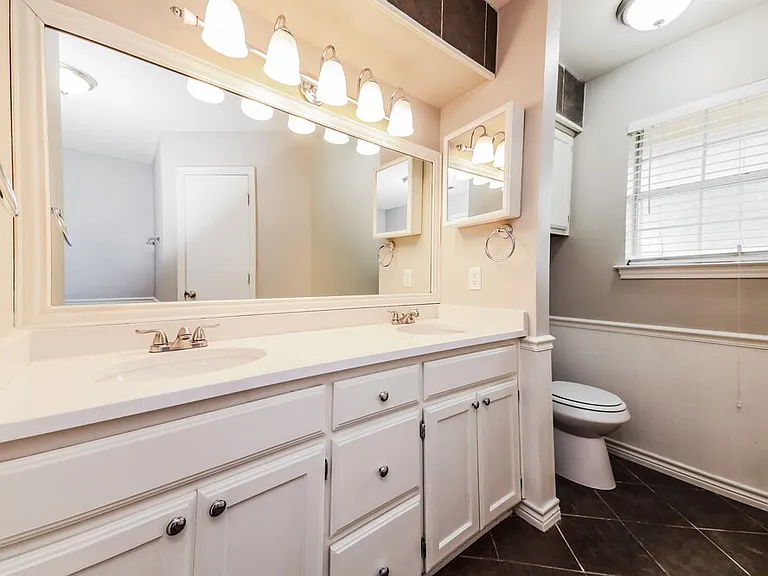 2115 Lattimore St — Photo 11