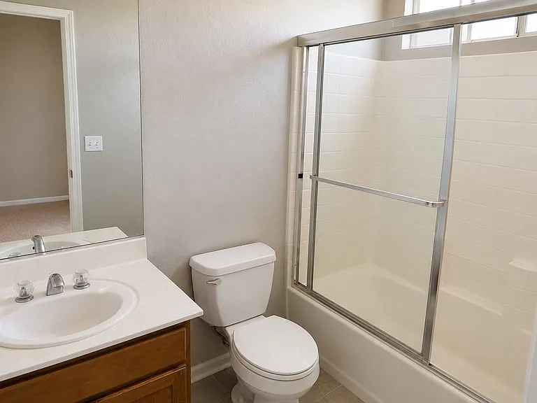2022 Hedge Ave — Photo 7