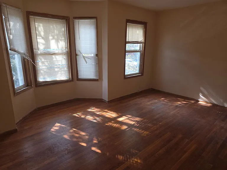 227 6th Ave W — Photo 29