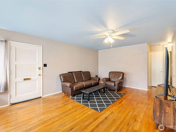 4th image of 1512 S Cedar Street