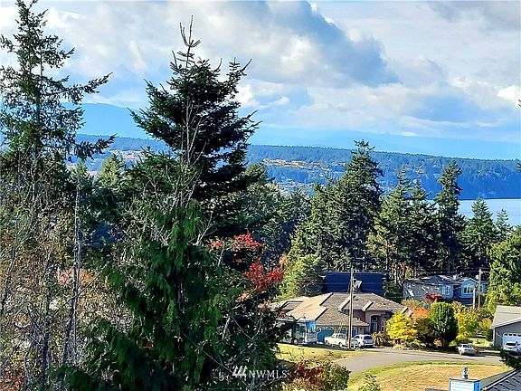 The 2 bedroom Glendon will go within the top (right) setback, so it will not interrupt your structure sftg.
