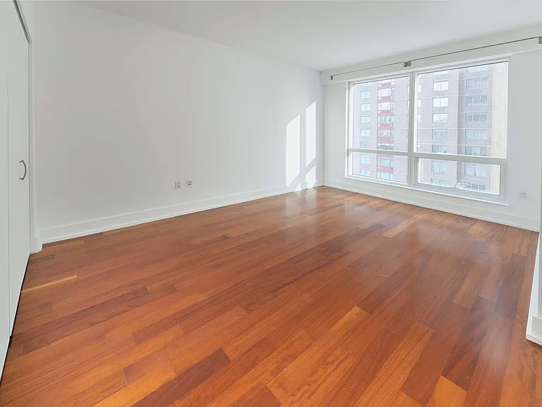 350 W 42nd St #11D — Photo 6