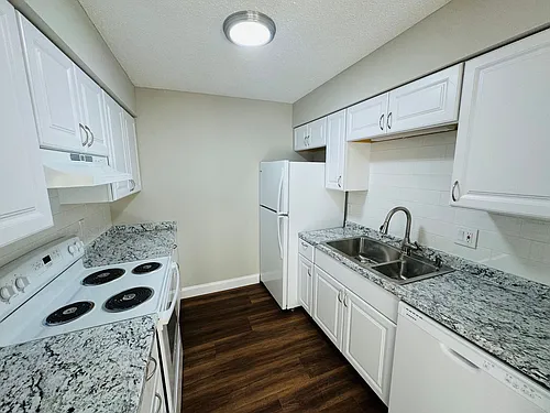 Creek Ridge Apartments Photo 1