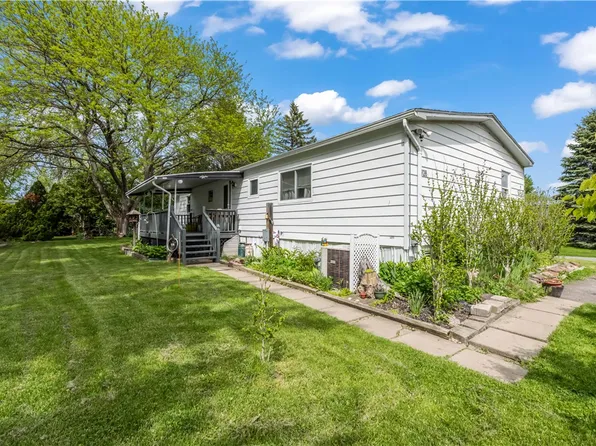 728 Bass Run Ln, Hamlin, NY 14464