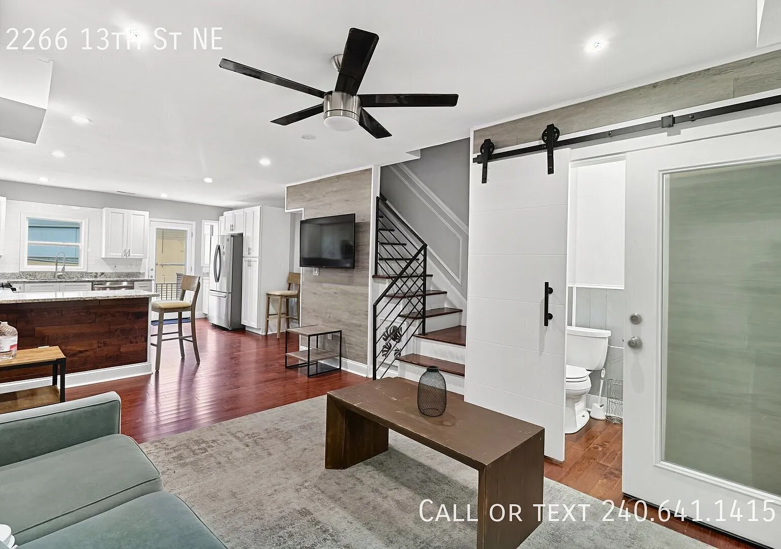 Charming 3 BR/2.5 BA Townhome in Brentwood! — Photo 3