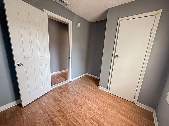 3rd image of 2235 Shannon Ave