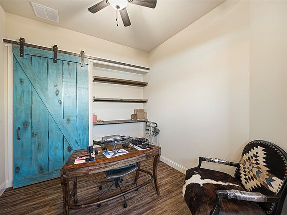 4th image of 3105 Pastor St