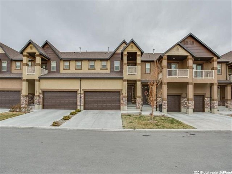 1st image of 112 E Carbonell Way