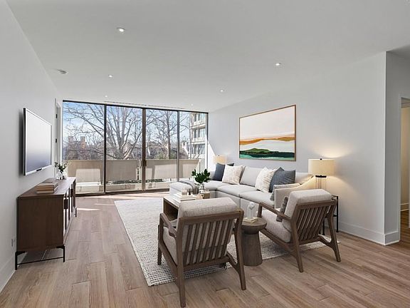 3rd image of 2575 Peachtree Rd NE #6G