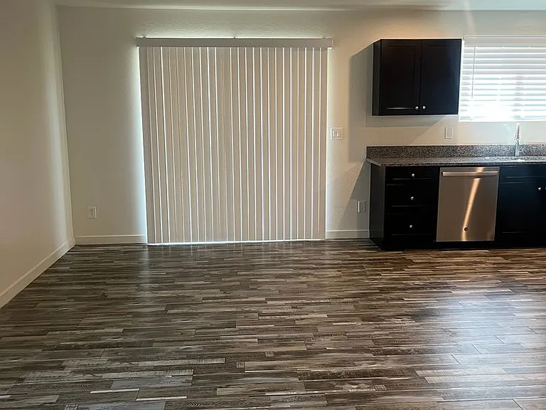 4200 N Viewpoint Dr — Photo 6