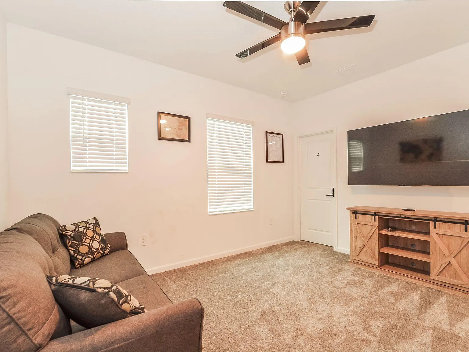 4 bed, 2.5 bath, 3379 sqft, $923 — Photo 4