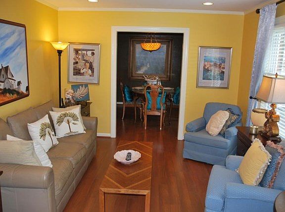 2nd image of 2253 Primrose Ln