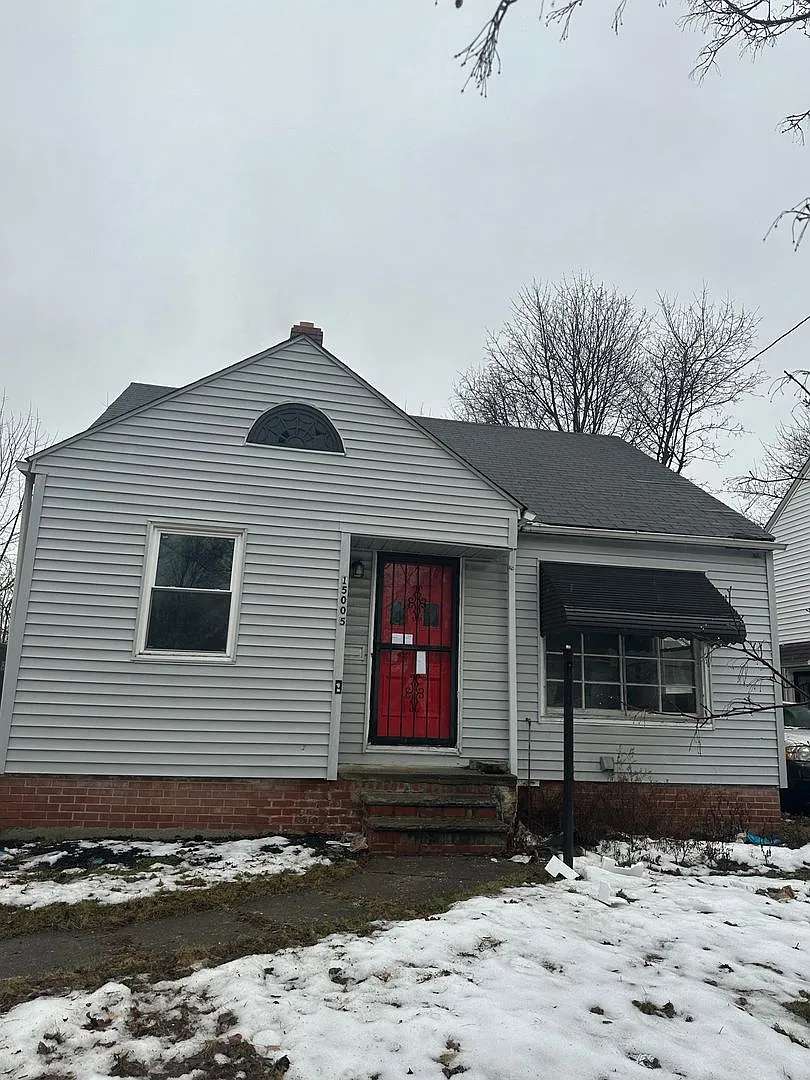15005 Edgewood Ave photo 1