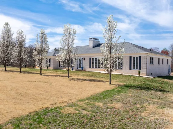 2136 Tomlinson Loop, Connelly Springs, NC 28612