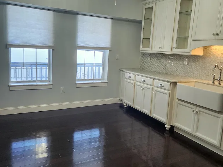 212 Saint Johns Ave #212 — Photo 14